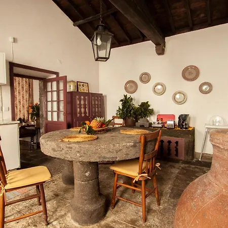 Сasa de vacaciones Casa Senhora Necessidades Ponta Delgada