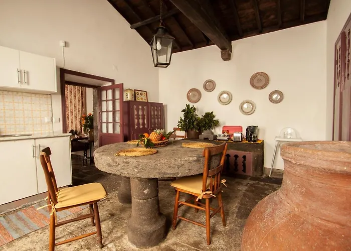 度假居 Casa Senhora Necessidades 蓬塔德尔加达